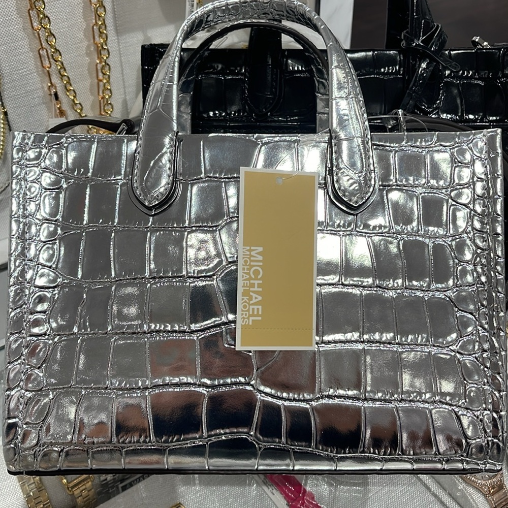 Michael Kors Gigi Small Metallic Crocodile Embossed Leather Messenger Bag
Silver - Picture 6 of 16
